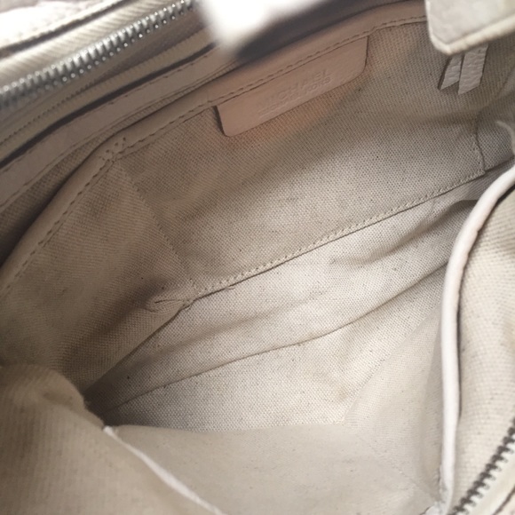 Michael Kors leather hobo shoulder bag - Picture 4 of 8